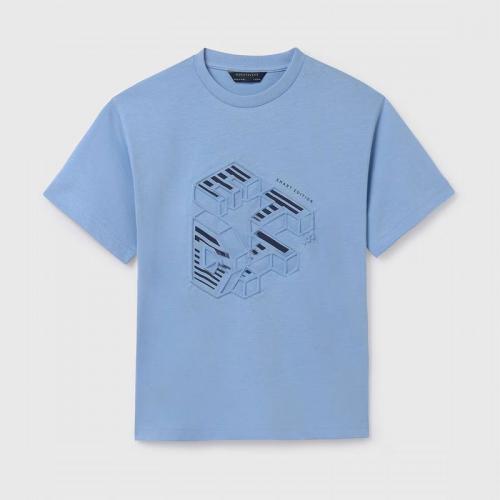 ブルー立体ロゴのTシャツ