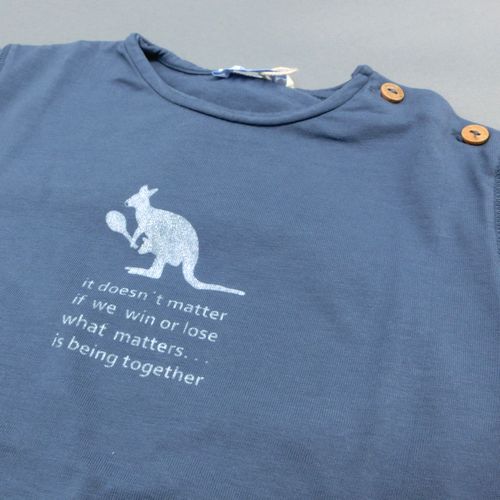 インディゴブルーのカンガルーTシャツ&格子模様のショートパンツSet