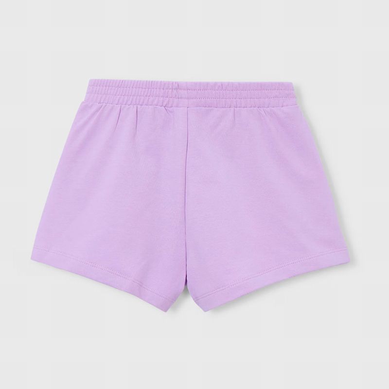 ラベンダーカラーのオシャレなショートパンツ