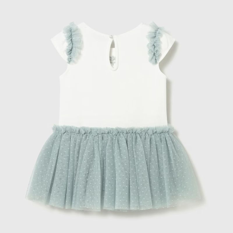 シックなチュールスタイルのワンピース