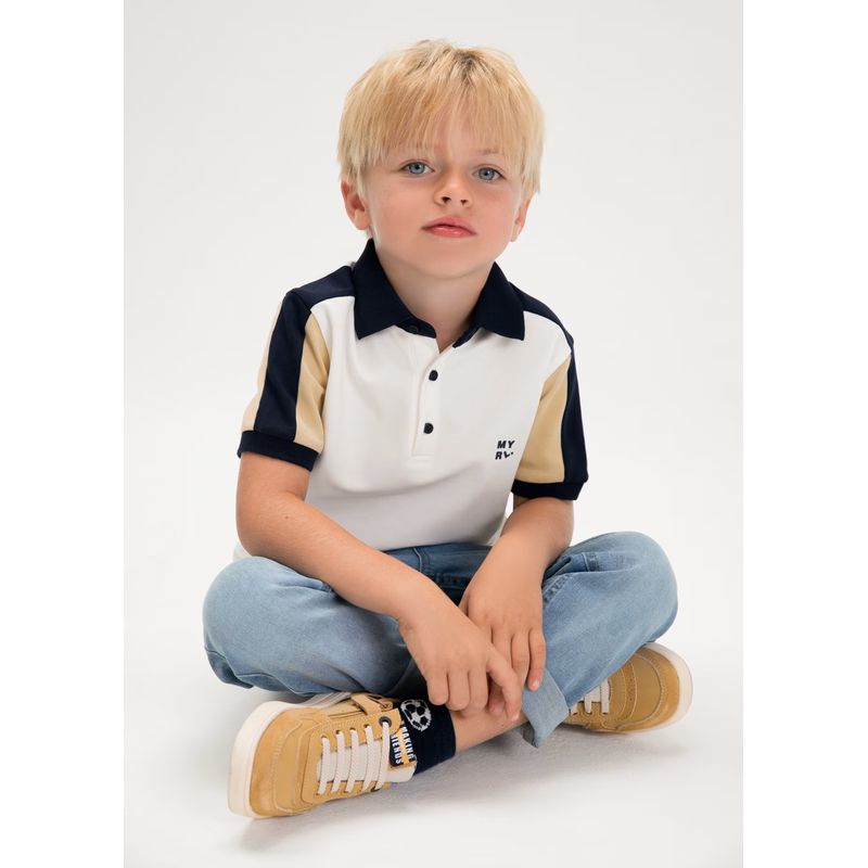 ショルダーラインの2トーンポロ