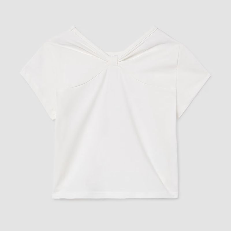 スタッズフラワーのＴシャツ