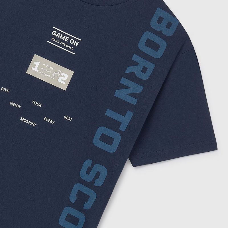 GameスタイルのネイビーＴシャツ