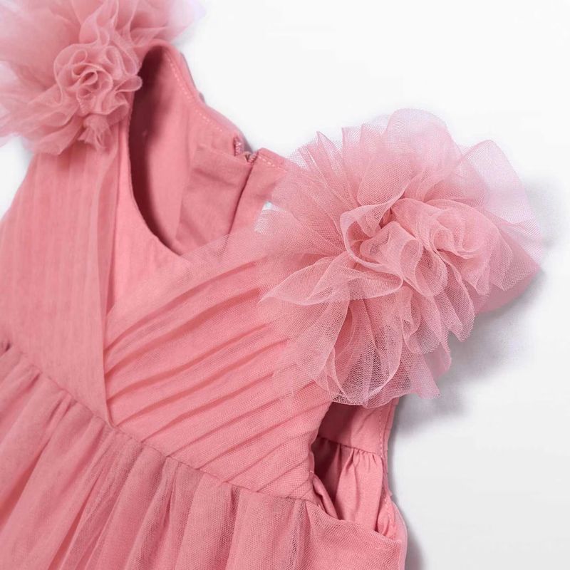 コーラルピンクのチュールドレス