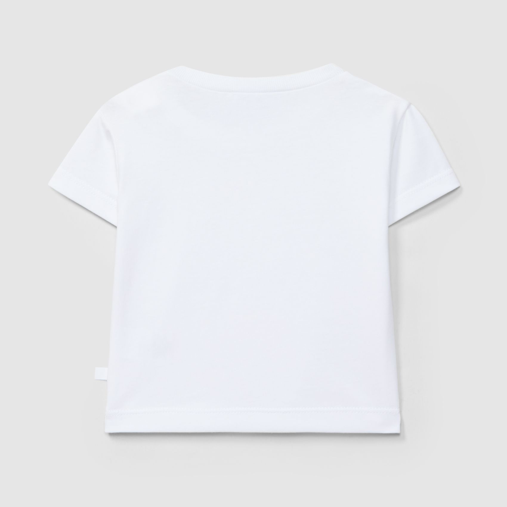 可愛いヨットモチーフのＴシャツ (ホワイト)