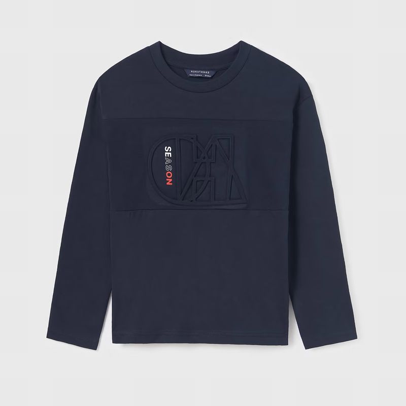 立体ロゴマークのネイビーTシャツ