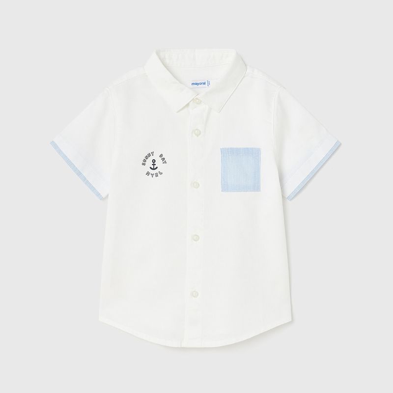 ブルーポケットのさわやかなシャツ