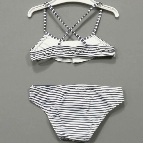 ネイビーボーダーのビキニ