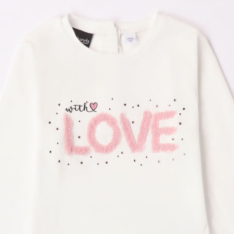 ピンクLOVEモチーフのTシャツ