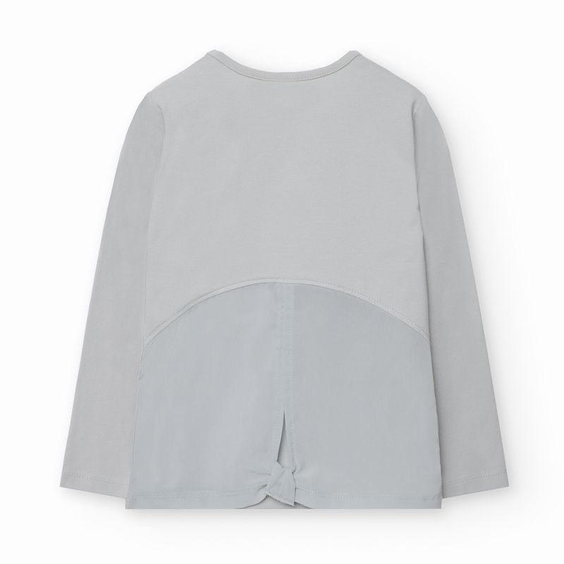 おリボントゥシューズのライトグレーＴシャツ