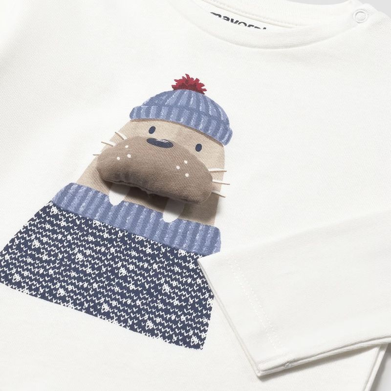 おしゃれなウインターアザラシのＴシャツ