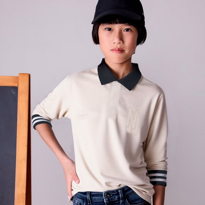オシャレなBOYのアイボリーポロ