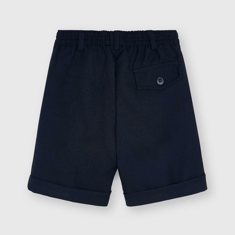 スクールスタイルのネイビーハーフパンツ