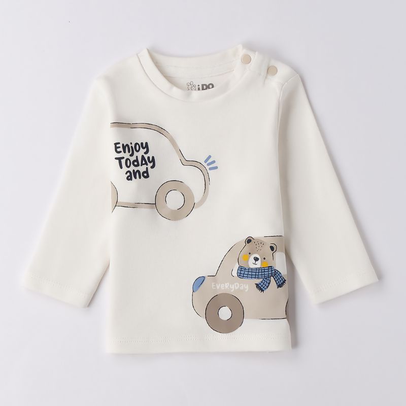 可愛いベアーCARのTシャツ