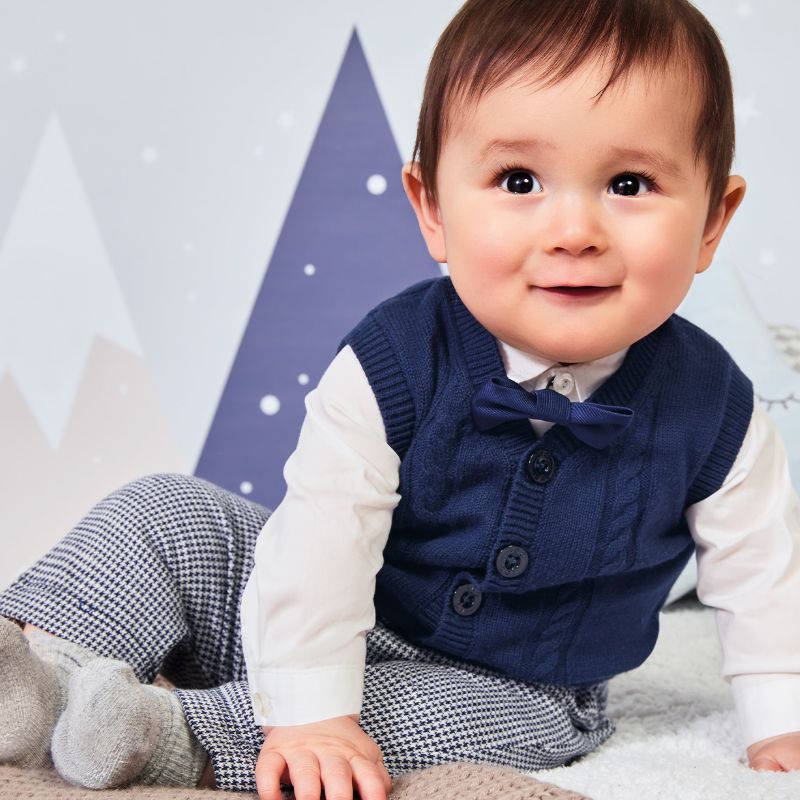 プレーンなネイビーベスト