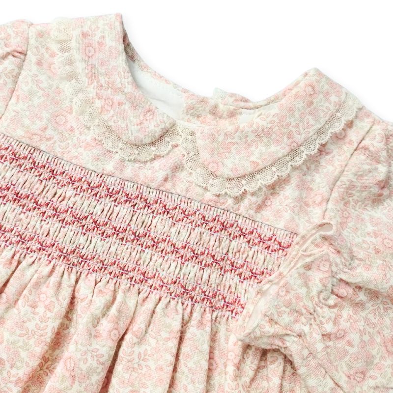 優しいピンクフラワーのスモッキングワンピース&ブルマ