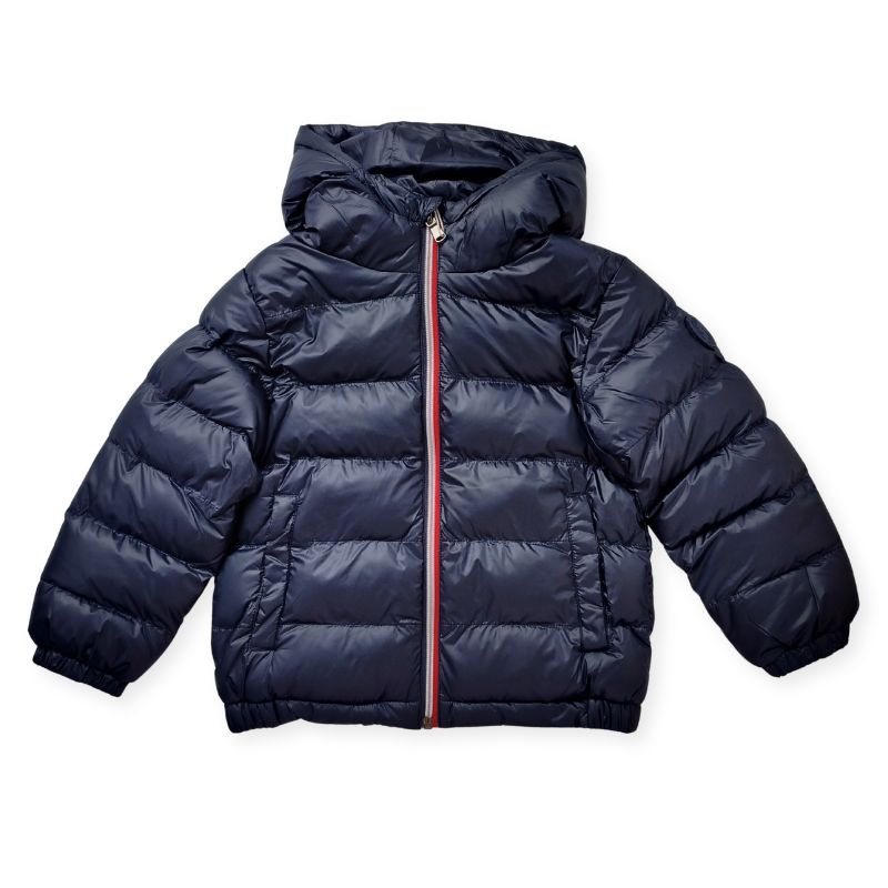 柔らかなトラディショナル・ネイビー中綿入りコート