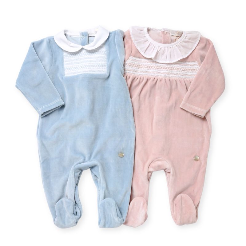 フリルカラー・スモッキング・足付きベロアロンパース