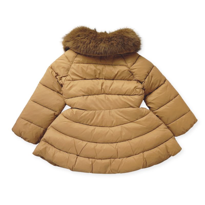 ファーカラー付きベージュキルトの中綿入りフレアーコート