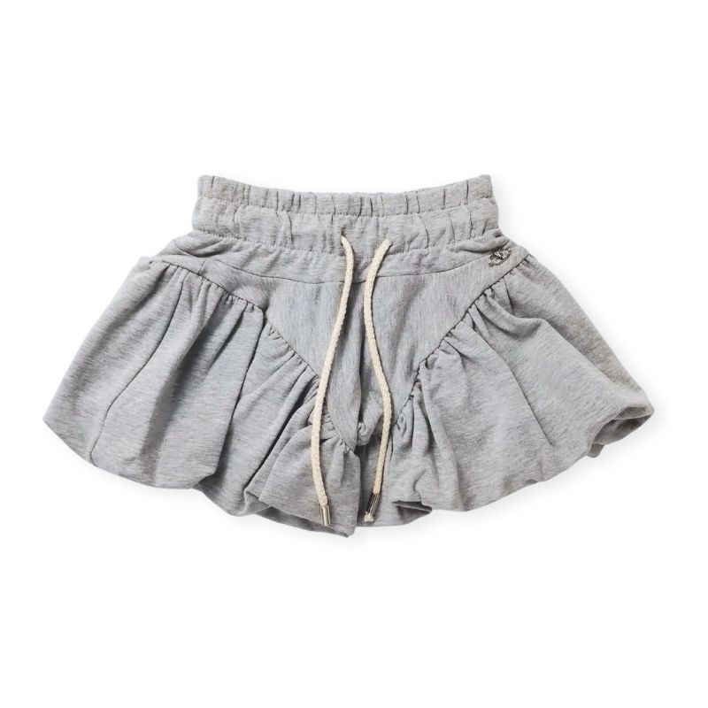 バルーンスタイルのキュロットパンツ