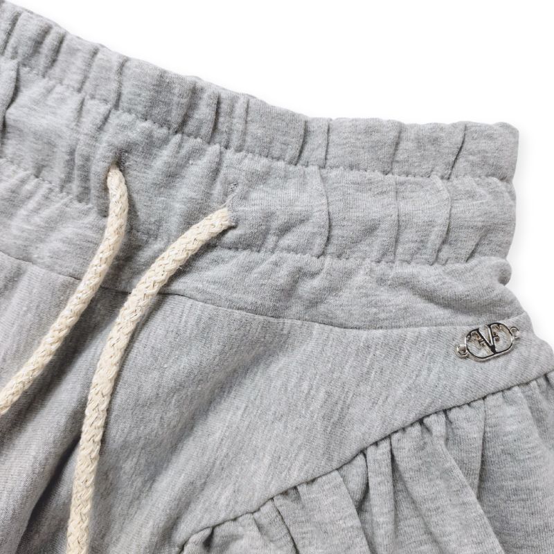 バルーンスタイルのキュロットパンツ