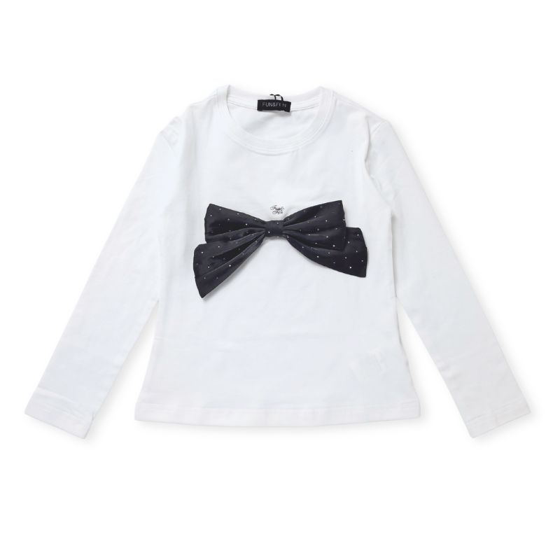 コサージュブラックおリボンのＴシャツ